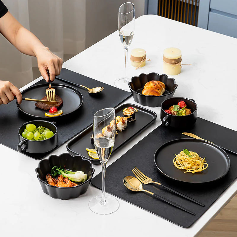 Sophisticated Continental Dining Set with Complete Steak Knife and Dish Collection